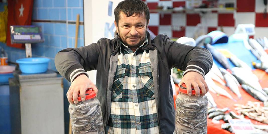 Hamsinin mevsimi geçmeden hazırlık başladı! Sofralar 4 mevsim bu lezzetle şenleniyor: Kilosu 1500 TL’den satışa sunuluyor 1